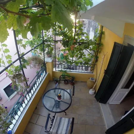 Σπίτι διακοπών Two Floors Traditional Small House Σιναράδες