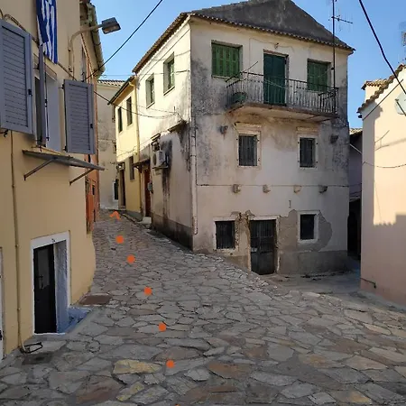 Σπίτι διακοπών Two Floors Traditional Small House