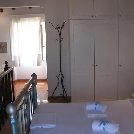 Two Floors Traditional Small House Ferienhaus Sinarádes