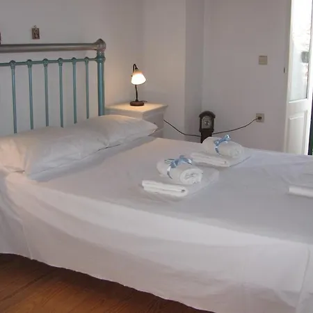 Two Floors Traditional Small House Ferienhaus *